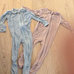 Kyte Baby Pajamas 6-12 month bundle (1 Tan, 1 Blue)